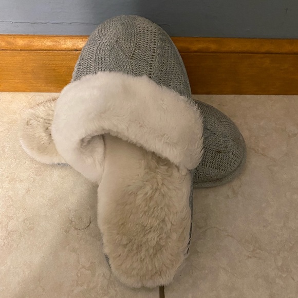 Slippers - Picture 4 of 4